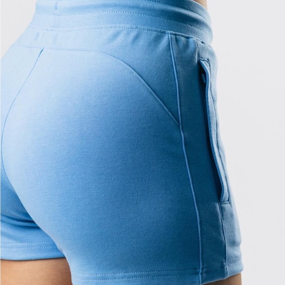 Alphalete Core Essentials Shorts - Safari - Picture 6 of 7